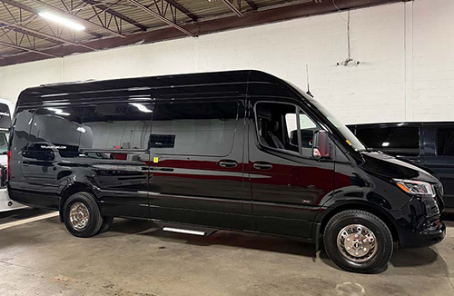 limo van rental in Detroit